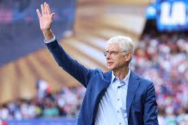 Arsenal legend Arsène Wenger visits Emirates