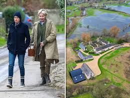 Ellen DeGeneres and Portia de Rossi Abandon