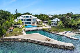 Luxury Island Estate Serenity Cay in Islamorada