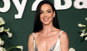 Katy Perry’s Lifetimes Tour Struggles with Poor Ticket Sales and Canceled Dates as Fans Question the Show’s Space Theme